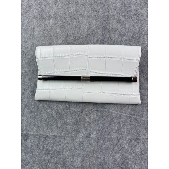 Diane‎ VonFurstenberg White/Silver/Black Textured Leather Flapped Clutch - Picture 1 of 8